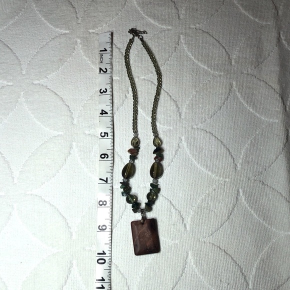 Beaded necklace in earth tones - Picture 6 of 6